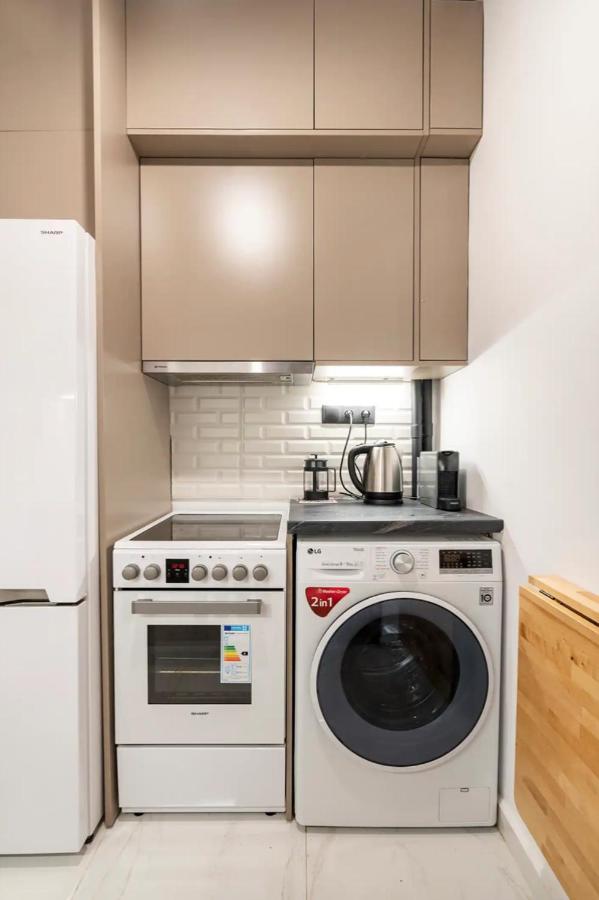Cute Tiny Apartment In The Heart Of Flisvos 아테네 외부 사진