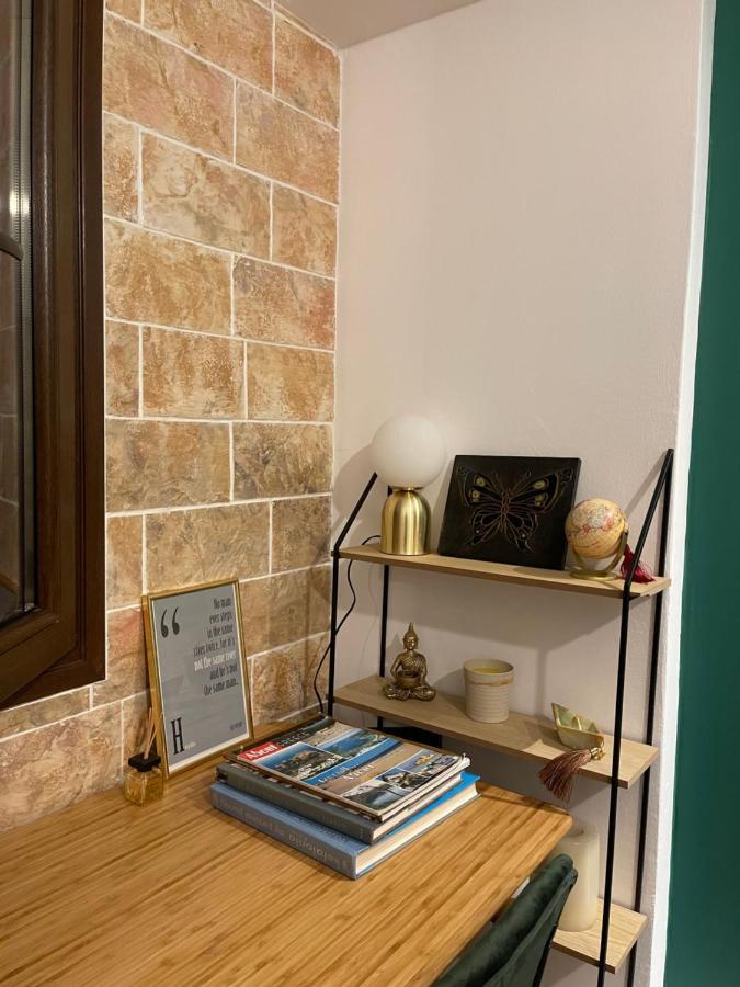 Cute Tiny Apartment In The Heart Of Flisvos 아테네 외부 사진